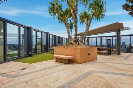 Modern, Light-Filled Studio in Prime Location - Photo 2