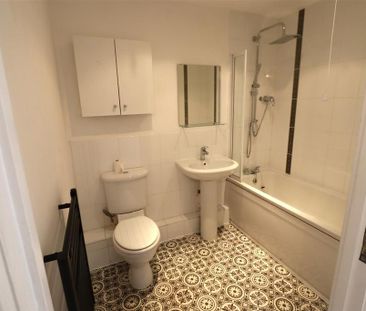 2 bedroom flat to rent - Photo 6