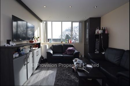 4 Bedroom Student Lets Leeds - Photo 2