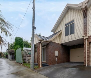 Modern Townhouse Living - Entrance to Property Via Laneway in Susse... - Photo 5