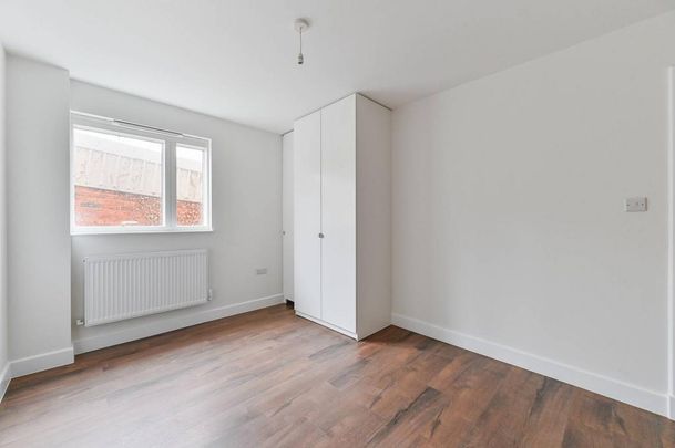 3 bedroom flat to rent - Photo 1