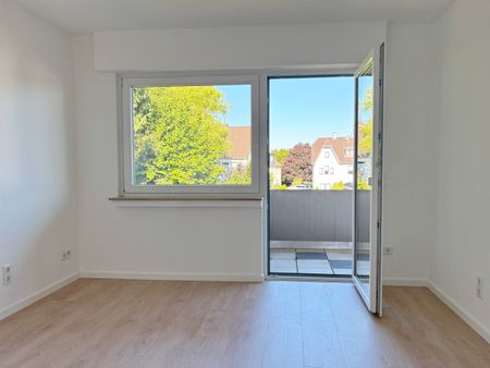 WIE NEU: 4-Zimmer-Wohnung mit Balkon in Paffrath in Gartenlage - Photo 3