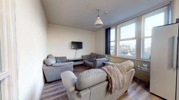 5 bedroom flat to rent - Photo 1