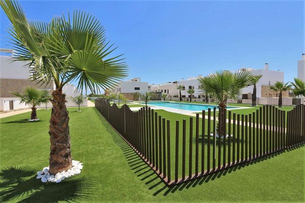 3 room luxury Flat for rent in Pilar de la Horadada, Valencia - Photo 1