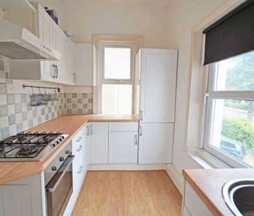 A 2 Bedroom Flat in Central Cheltenham GL50 3ED - Photo 2