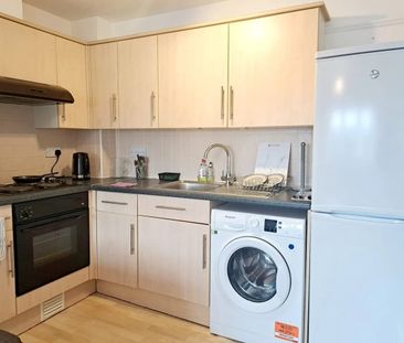 1 Bed Flat, Wensleydale, LU2 - Photo 6