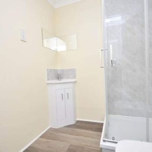 2 bedroom property to rent in Norwich - Photo 3