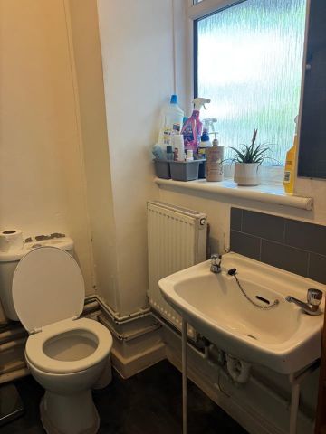 Room in a Shared Flat, York Road, SW11 - Photo 2