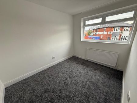 3 bedroom semi-detached house to rent - Photo 4