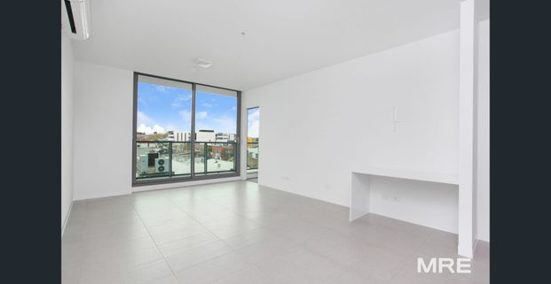 Stylish and Spacious Living - Photo 1