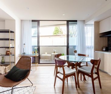 "Stunning Fully Furnished Living in the Heart of Ivanhoe" - Photo 3