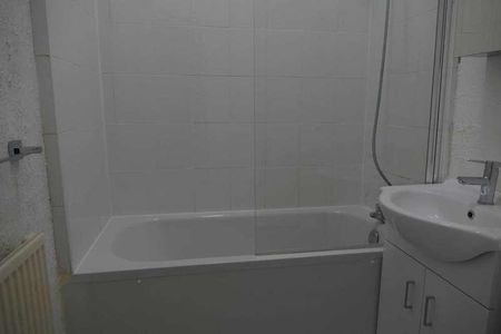 New Street Paisley, PA1 - Photo 4