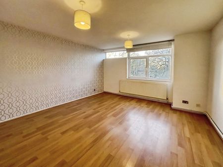 The Drive, Brentwood, Great Warley - Photo 4