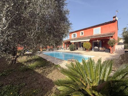 Location Maison 7 pièces 190m² PEGOMAS 06580 - Photo 4