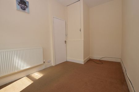 2 Bedroom Terraced House - Photo 4