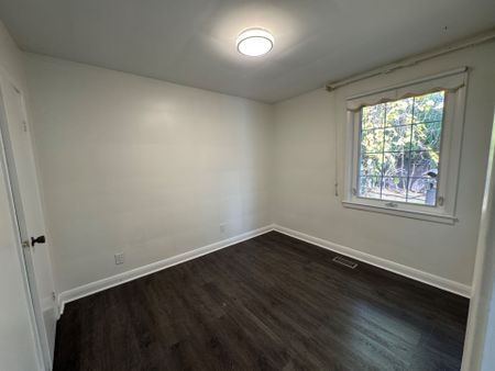 For Lease - 559 Drury Lane, Burlington, Ontario - Photo 3