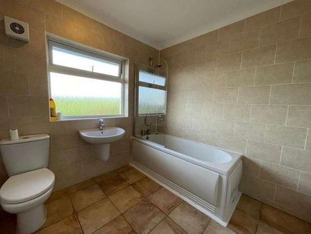 Stoney Haggs Road, Seamer, Scarborough, YO12 - Photo 2