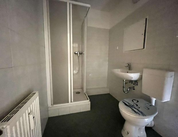 Über wenige Stufen in Ihr neues Zuhause - Photo 1