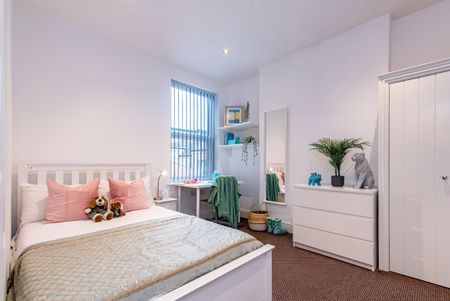 6 Bed Semi-Detached House, Derby Grove, NG7 - Photo 3