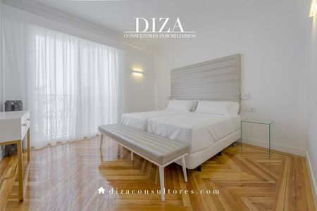 Luxury penthouse for rent in Madrid, Autonomous Region of Madrid - Photo 2