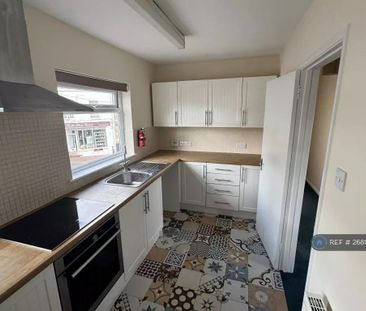 3 bedroom flat to rent - Photo 6