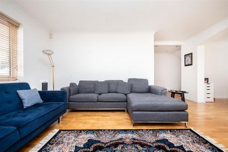 3 bedroom apartment to rent - Photo 2