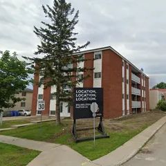 1 room apartment of 88m² in Gatineau - Photo 2