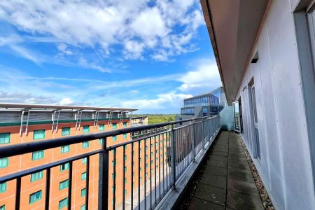 2 bedroom flat to rent - Photo 3