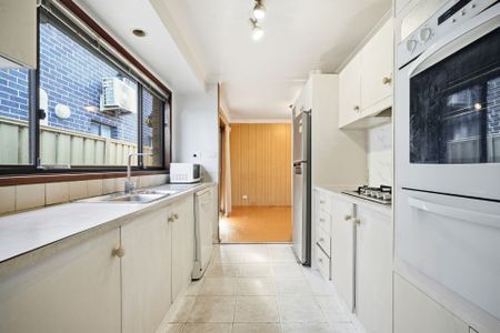 Beautifully Presented 4-Bedroom Family Home in a Convenient Location - Photo 4