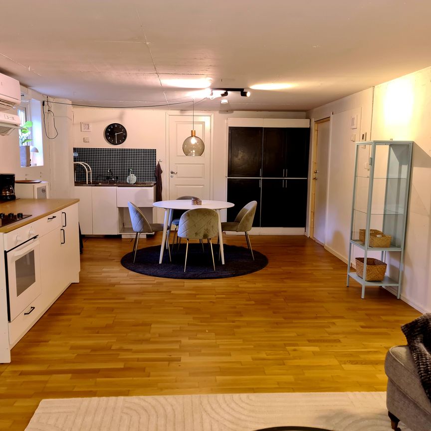 Salstavägen, Sollentuna - Photo 1