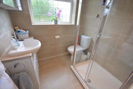 Bridge Road, Epsom, Surrey, KT17 4AJ - Photo 5