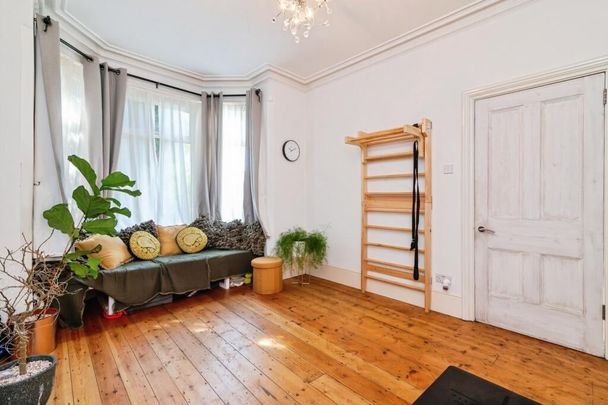 3 Bed Semi-Detached House, Beech Avenue, NG7 - Photo 1