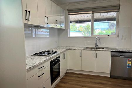 Spacious Family Living in Prime Salisbury East Location! - Photo 5