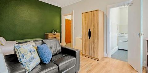 9 BROOKFIELD ROAD Leeds - LS6 4EJ - Photo 2