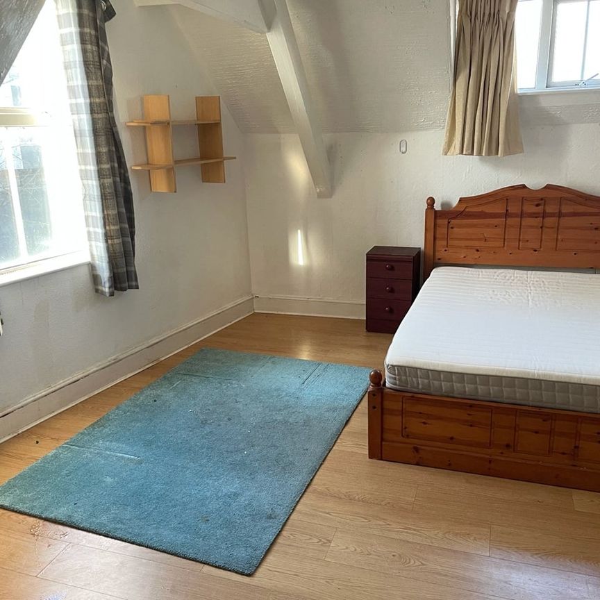 Room in a Shared House, Glasshouse St, NG1 - Photo 1