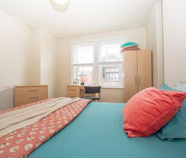 4 bedroom terraced house to rent - Photo 6