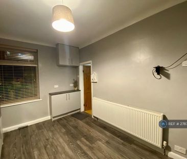 2 bedroom end of terrace house to rent - Photo 4