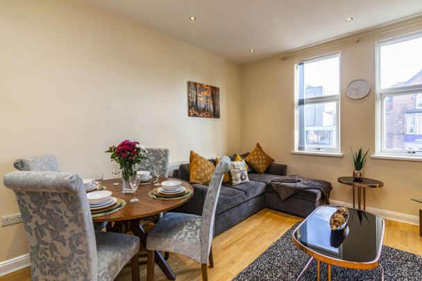 2 bed Flat for Rent - Photo 1