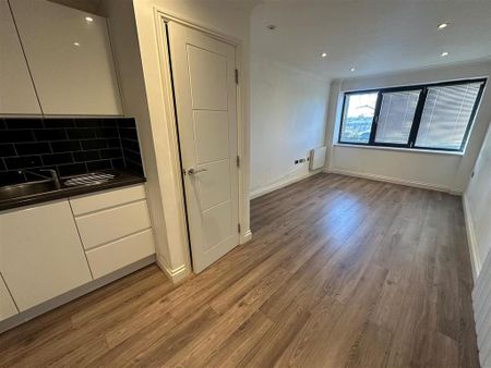 2 bedroom ground floor flat to rent - Photo 5