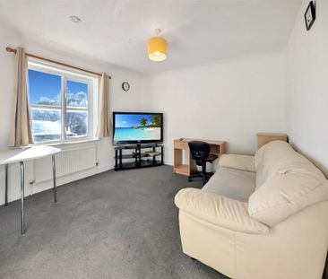 3 bedroom apartment to rent - Photo 1