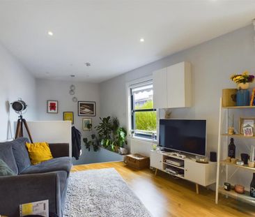 3 bedroom apartment to rent - Photo 1