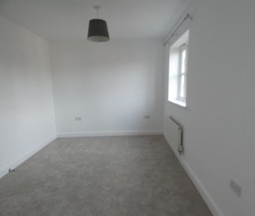 3 bedroom detached house to rent - Photo 5