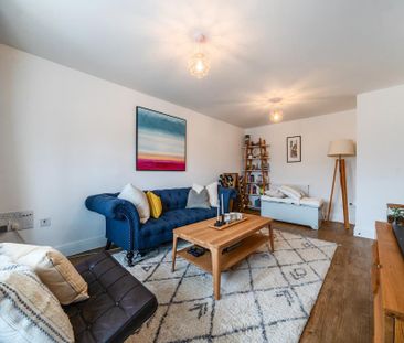 4 bedroom semi-detached house to rent - Photo 1