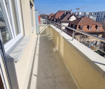 Très bien situé - rénové - inondé de lumière - Photo 4