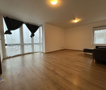 Instapklaar 2-slaapkamerappartement in het hart van Landen - Photo 1
