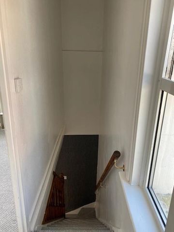 2 bedroom end of terrace house to rent - Photo 2