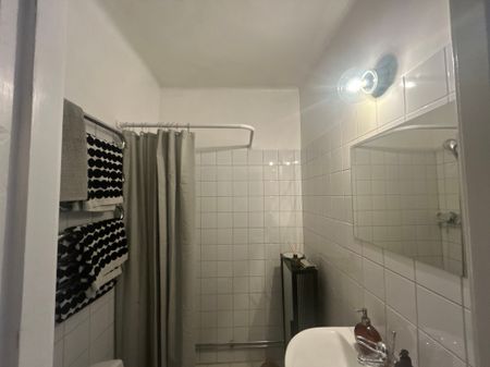 Ernst Ahlgrens väg, Stockholm - Photo 2