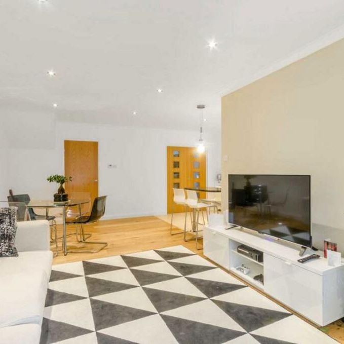 4 bedroom terraced house to rent - Photo 1