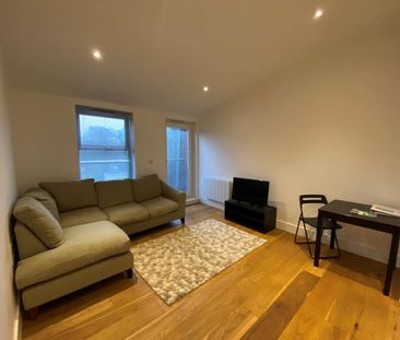 Upper Charles Street, Camberley - 2 bedrooms Property for lettings ... - Photo 1