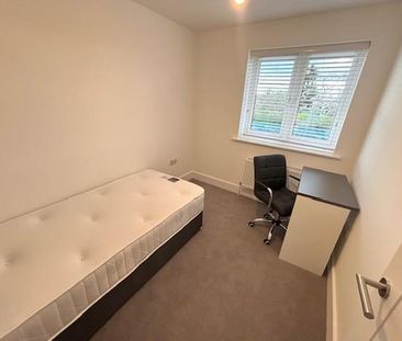 3 bedroom semi-detached house to rent - Photo 4